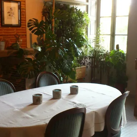 Maison Doat 1823 ベッド・アンド・ブレックファスト